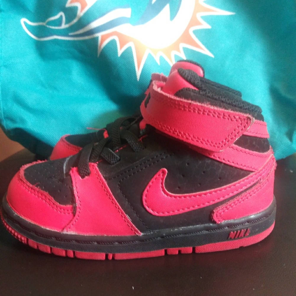 Shoes - Picture 4 of 7